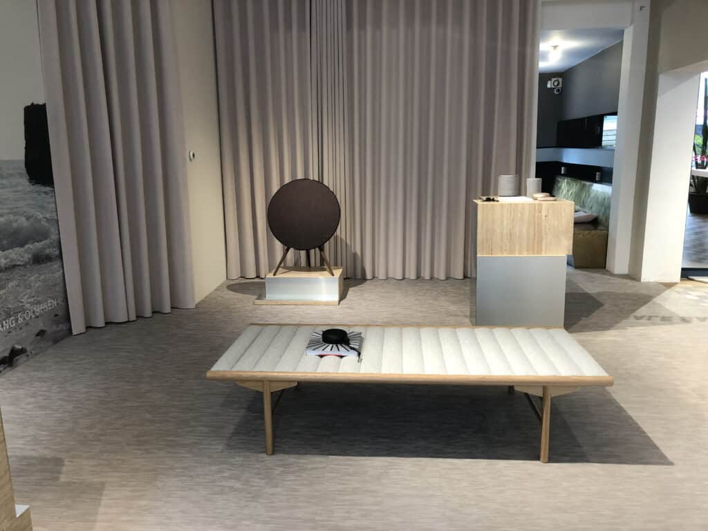Bang & Olufsen Display